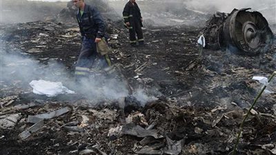 الاتحاد الأوروبي يدعو روسيا للتعاون الكامل في تحقيق تحطم الطائرة الماليزية بأوكرانيا