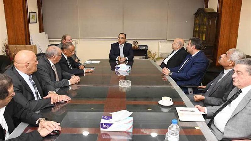 مدبولي يناقش جهود