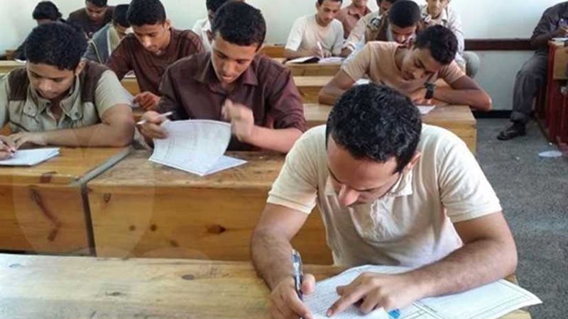 طالب يحاول الانتحار