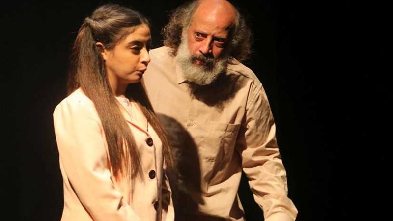 عرض الساعة الأخيرة