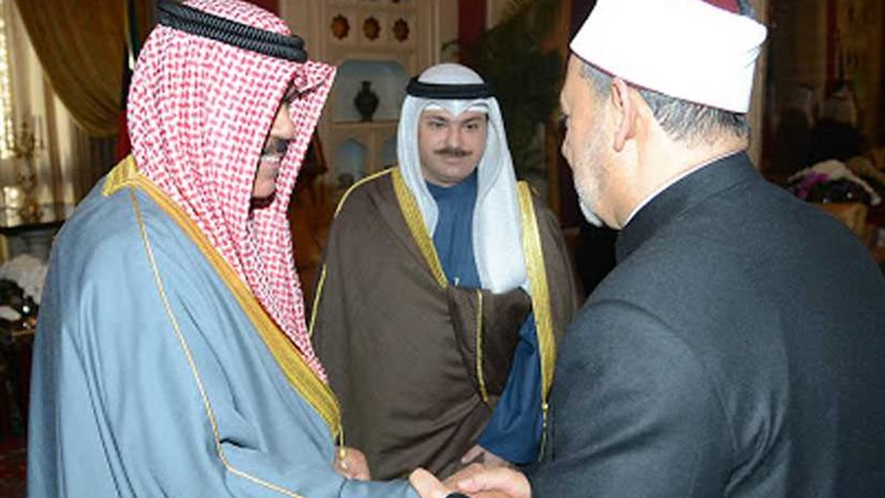 ولي عهد الكويت يعزي