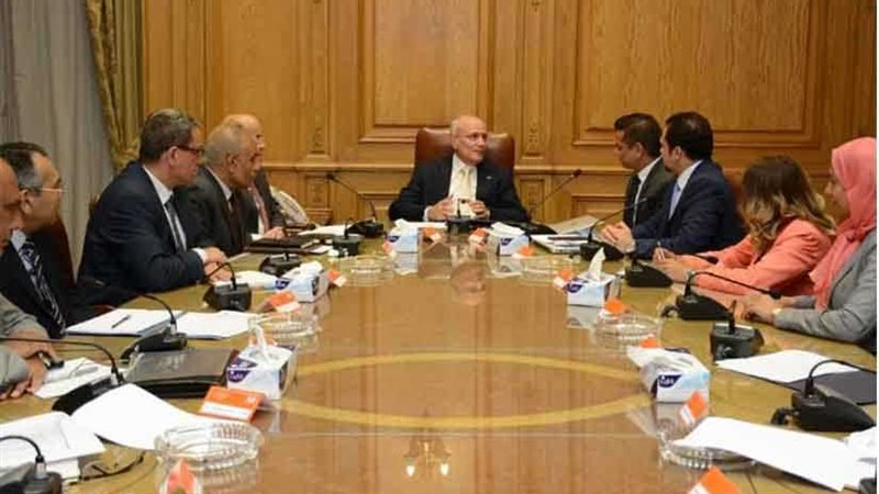 العصار يلتقى شركة