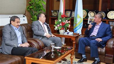 محافظ كفرالشيخ ومدير الأمن يبحثان إزالة التعديات علي أملاك الدولة