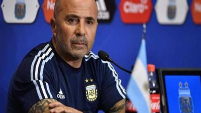 مدرب الأرجنتين: لا أفكر في الاستقالة رغم خروج 