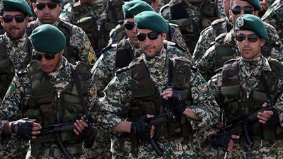 الحرس الثوري الإيراني يسيطر على الدولة.. والمتشددون يتهمون المعتدلين بالفشل