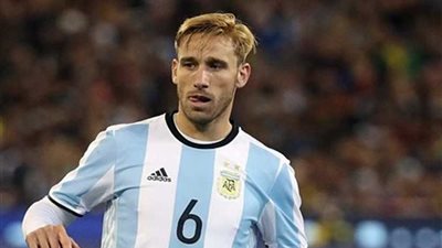 ثاني ضحايا خروج الأرجنتين ..بيليا يعلن اعتزال اللعب الدولي