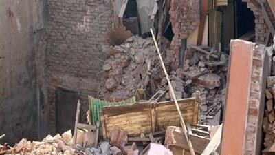 انهيار عقارين بالساحل.. والبحث عن مفقود