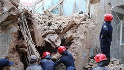 إخلاء عقارات مجاورة لعقاري الساحل المنهارين