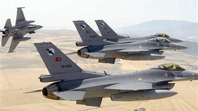 طائرات حربية تركية تهاجم مناطق شمال دهوك العراقية