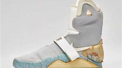 بيع فردة حذاء مُمزقة بــ