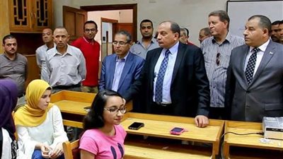 رئيس جامعة بني سويف يفتتح التدريب الصيفي لطلاب الآداب