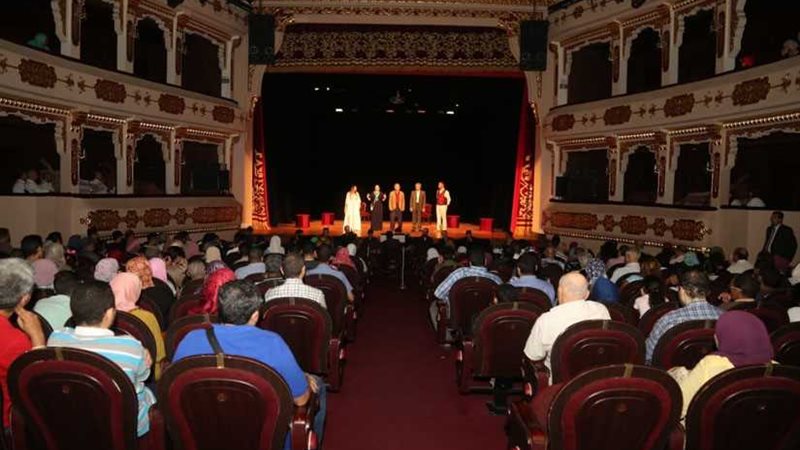 بالصور.. جمهور المسرح