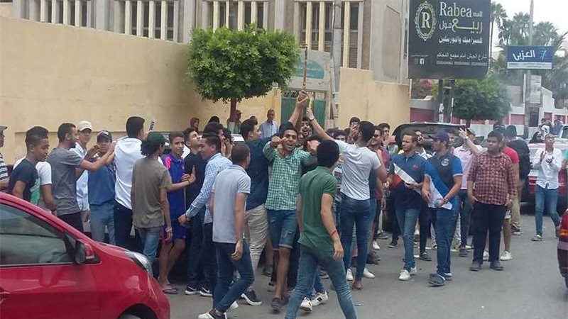 صواريخ وشماريخ احتفالًا