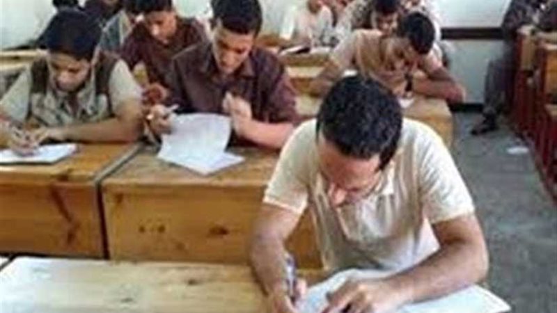 ضبط طالب أثناء الغش