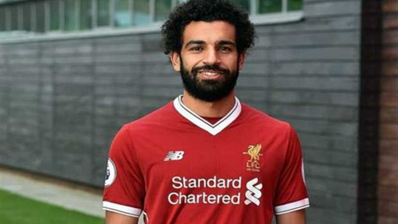 محمد صلاح يغلق باب
