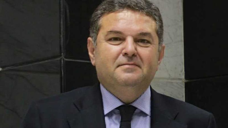 قطاع الأعمال: القابضة