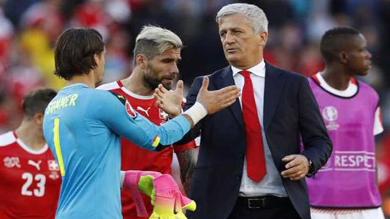 مدرب سويسرا يعرب