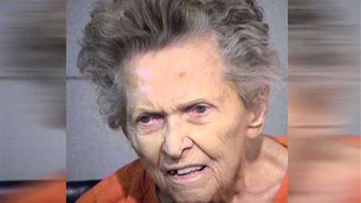 عجوز 92 عامًا تقتل نجلها لمحاولته وضعها في دار مسنين