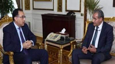 رئيس الوزراء يجتمع بوزير التموين