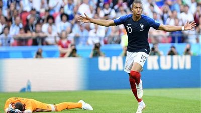 صراع البقاء للأقوى.. فرنسا قلقة أمام أوروجواي والبرازيل على شفا حفرة بلجيكا