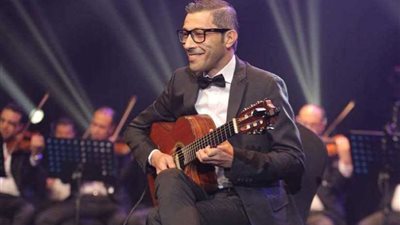 وحيد ممدوح يعيد الروح للعندليب في جدة (صور)
