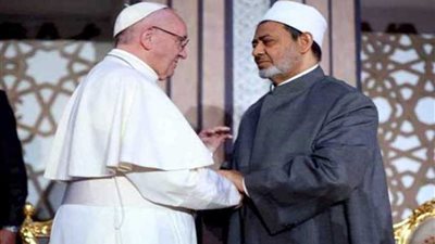 الإمام الأكبر يعزي بابا الفاتيكان في وفاة رئيس المجلس البابوي للحوار