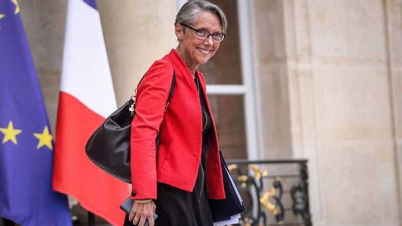 باريس تبدأ تطبيق