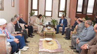 محافظ بني سويف يبحث مع نائب وزير الزراعة دعم الثروة الحيوانية