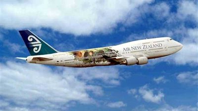 الزام وزير نيوزيلاندي بدفع غرامة لاستخدام هاتفه المحمول على الطائرة