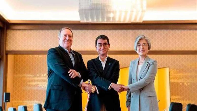 مفاجأة ثلاثية لكوريا