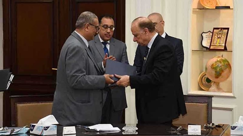 مدبولي يشهد توقيع