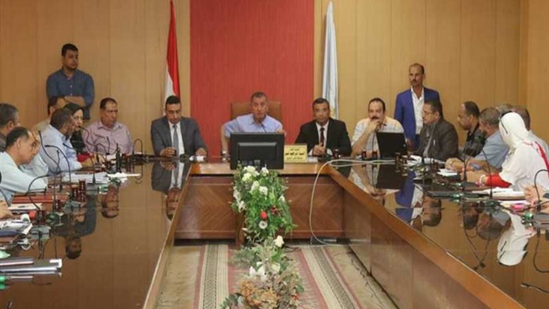 محافظ كفر الشيخ يتابع