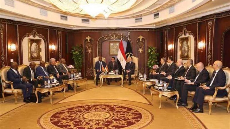 وزير الداخلية يستقبل