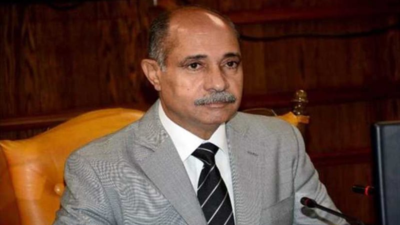 وزير الطيران يتفقد