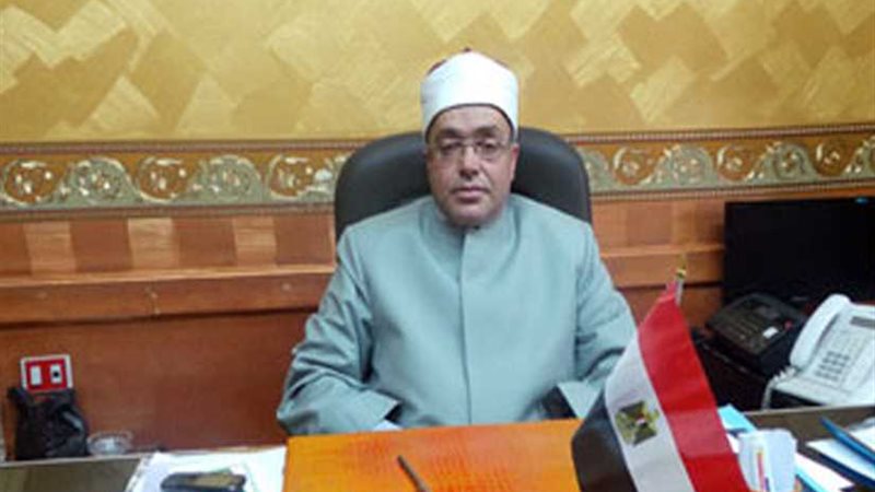 الأوقاف تعاقب خطيبًا