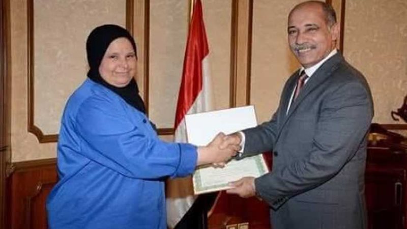 ريم عاملة نظافة بمطار