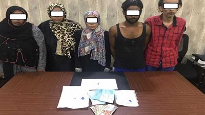 «شيطانة» تدعو عاطل لإقامة علاقة غير شرعية.. وتصوره عاريًا