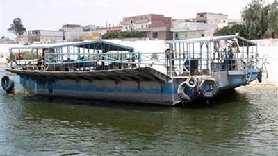 إنقاذ ركاب معدية نيلية تعطلت بهم وسط النهر ببني سويف