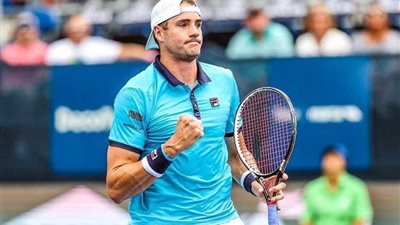 الأمريكي إيسنر يتأهل إلى نصف نهائي بطولة 