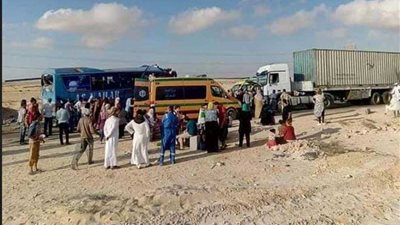 الصحة: وفاة 10 مواطنين وإصابة 25 آخرين في انقلاب أتوبيس بطريق الساحل الشمالي