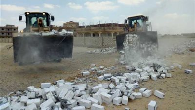 بالصور.. إزالة تعديات على 264 فدانًا بوادي النطرون