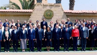 وزيرة الاستثمار تلتقى بضباط القوات المسلحة المرشحين للتمثيل العسكرى فى السفارات المصرية