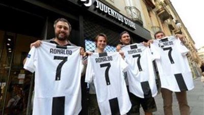 إقبال كبير من جماهير يوفنتوس لشراء قميص رونالدو