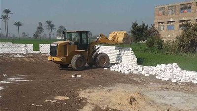 رئيس مدينة بني مزار بالمنيا يتابع ملف التعديات على أراضي الدولة