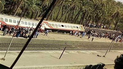 الاستعانة بونش عملاق من الواسطى في بني سويف لرفع عربات قطار الصعيد