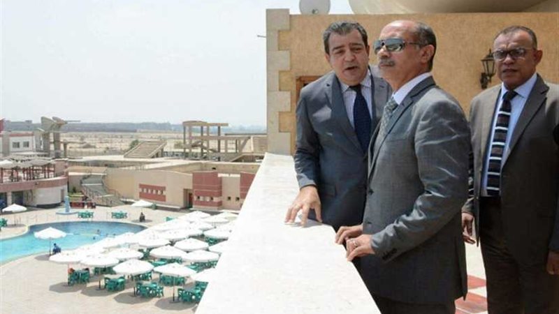 وزير الطيران يتفقد