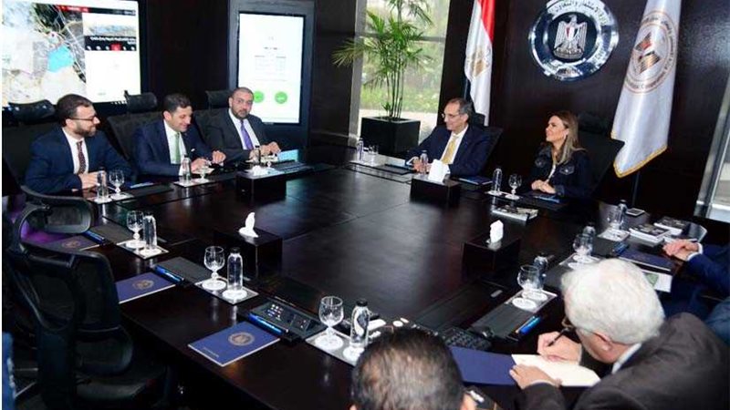 وزيرا الاستثمار والاتصالات