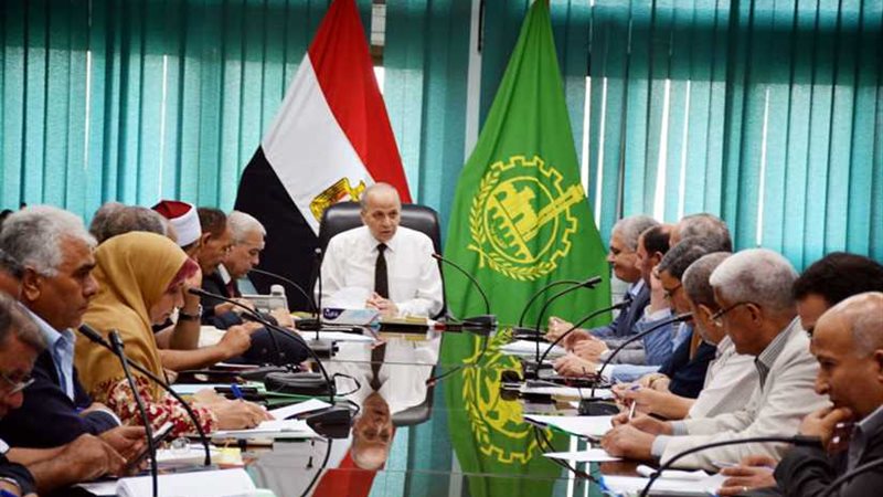 محافظ القليوبية يبحث