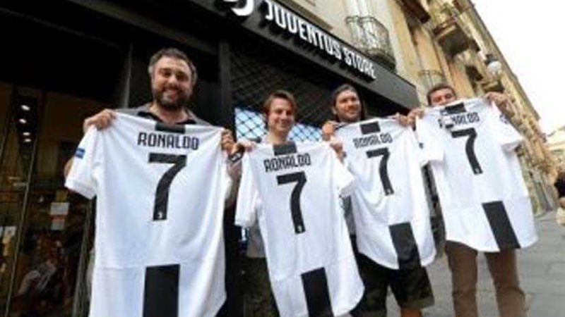 إقبال كبير من جماهير