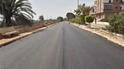 البدء في أعمال رصف طريق 